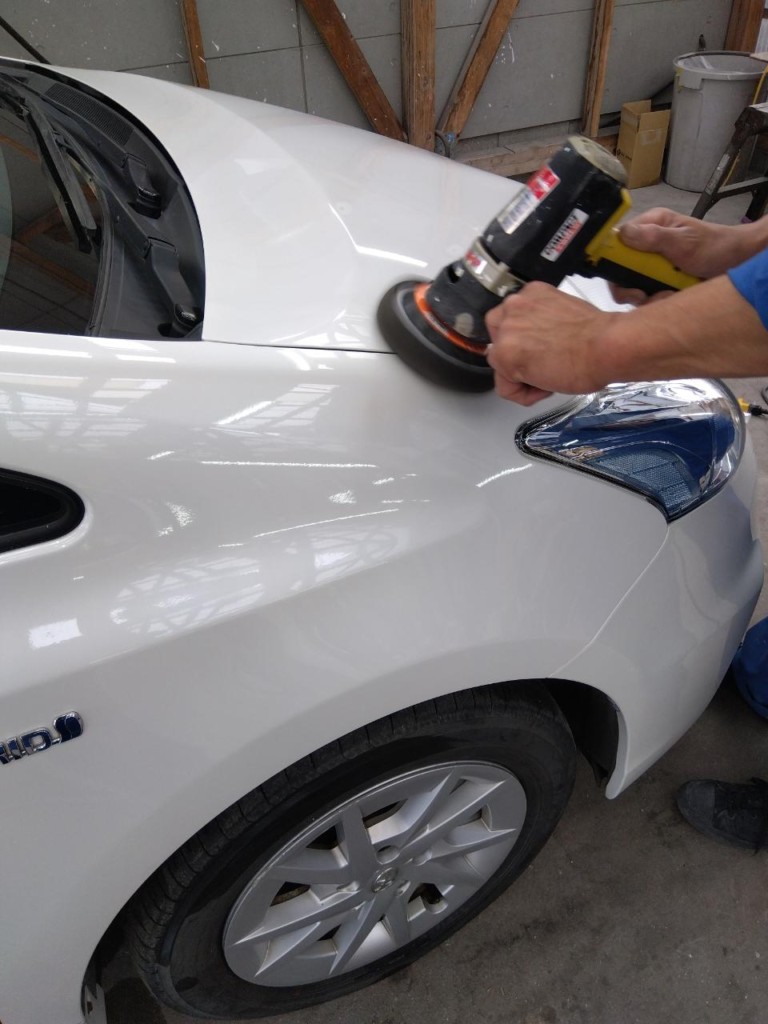 車のボディをピカピカにする究極の手順 - 福栄オートサービス